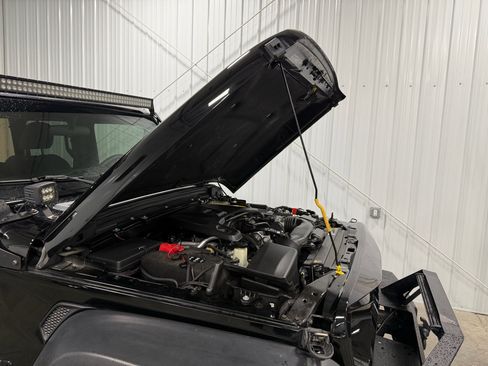 Used 2021 Jeep Wrangler Unlimited Willys image 12