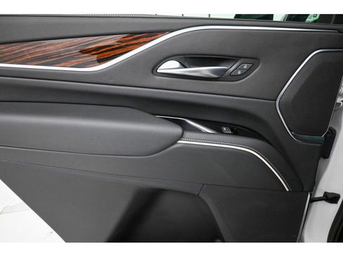 Used 2023 Cadillac Escalade Premium Luxury image 26