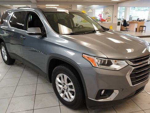 Used 2018 Chevrolet Traverse LT FWD image 14