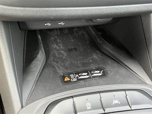 Used 2025 Buick Envista Preferred w/ Convenience I Package image 23