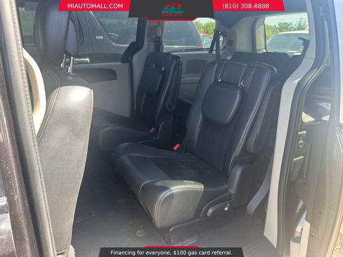 Used 2017 Dodge Grand Caravan SXT w/ Rear Park Assist Package FWD image 18