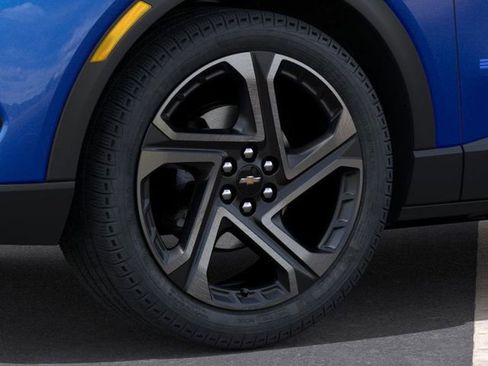 New 2026 Chevrolet Equinox EV LT w/ Convenience Package II image 9