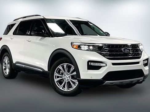 Used 2024 Ford Explorer XLT w/ Equipment Group 202A AWD/4WD image 1