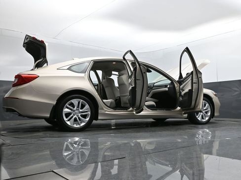 Used 2018 Honda Accord LX image 33