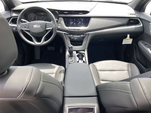 New 2025 Cadillac XT6 Luxury image 19