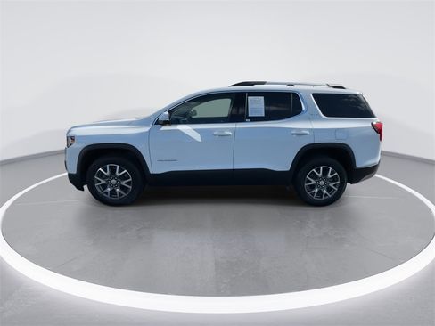 Used 2023 GMC Acadia SLT w/ LPO, Floor Liner Package image 5