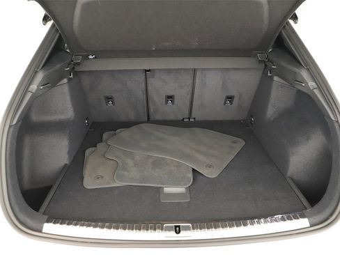 Certified 2025 Audi Q3 2.0T Premium w/ Convenience Package image 29