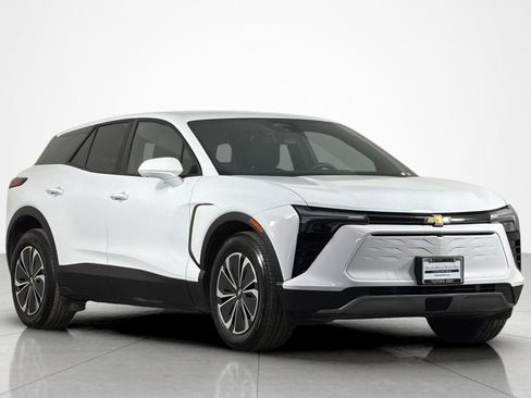 Used 2025 Chevrolet Blazer EV LT FWD image 7