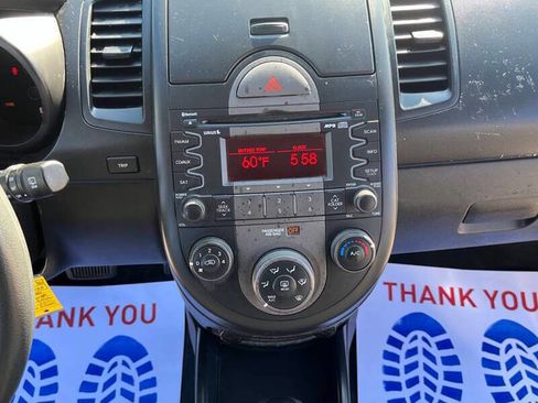 Used 2010 Kia Soul + image 11