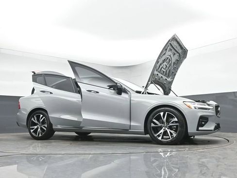 Used 2025 Volvo S60 B5 Plus FWD image 53