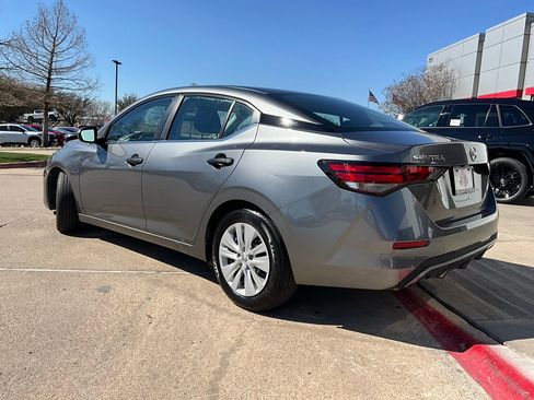 Used 2025 Nissan Sentra S image 7