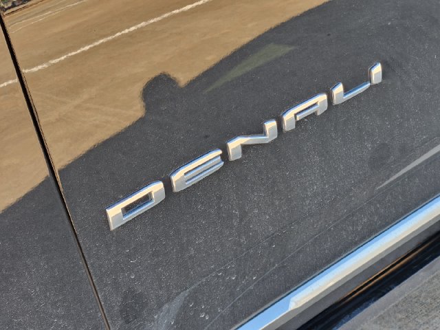 Used 2022 GMC Yukon Denali AWD/4WD image 12
