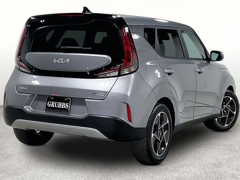 Used 2025 Kia Soul EX FWD image 2