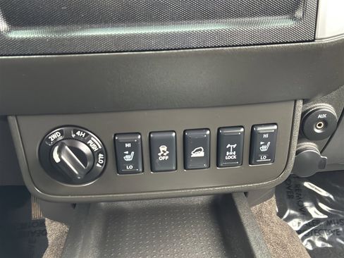 Used 2012 Nissan Frontier PRO-4X w/ Pro-4x Luxury Pkg image 26