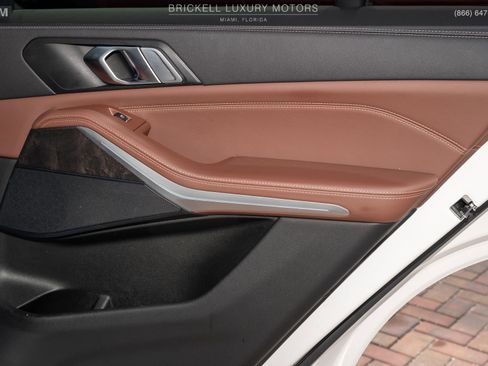 Used 2022 BMW X5 sDrive40i w/ M Sport Package image 21