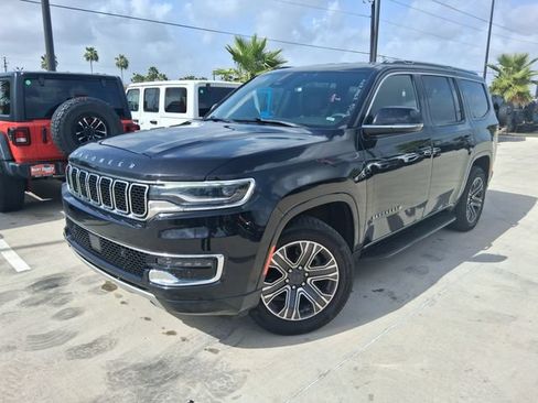 Used 2024 Jeep Wagoneer Series II w/ Flexible Seating Group RWD image 3