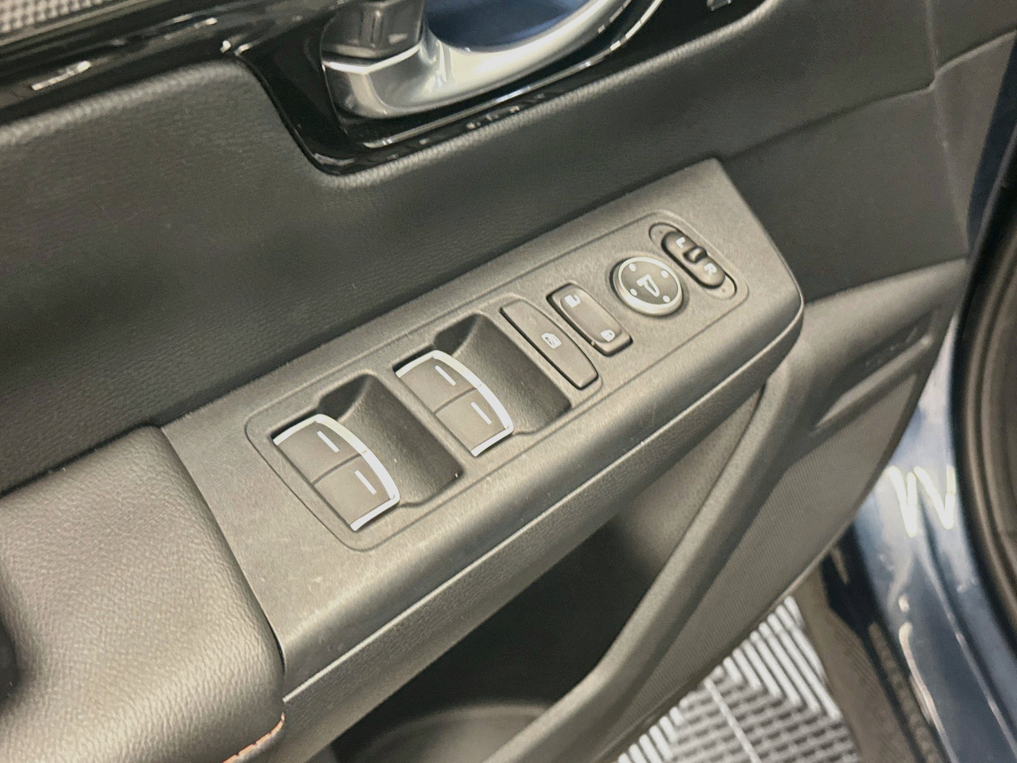 Used 2025 Honda CR-V Sport Touring image 15