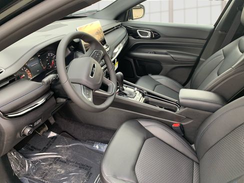 New 2026 Jeep Compass Latitude AWD/4WD image 9