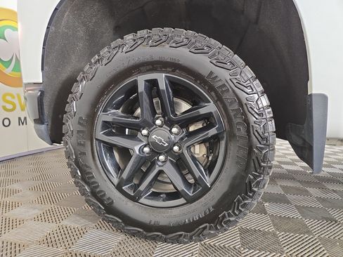 Certified 2022 Chevrolet Silverado 1500 Custom Trail Boss w/ LPO, Dark Essentials Package image 32