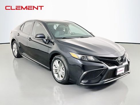 Used 2023 Toyota Camry SE FWD image 4