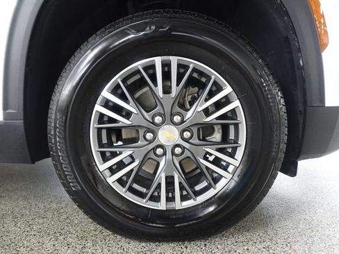 Used 2026 Chevrolet Traverse LT w/ Driver Confidence Package FWD image 29