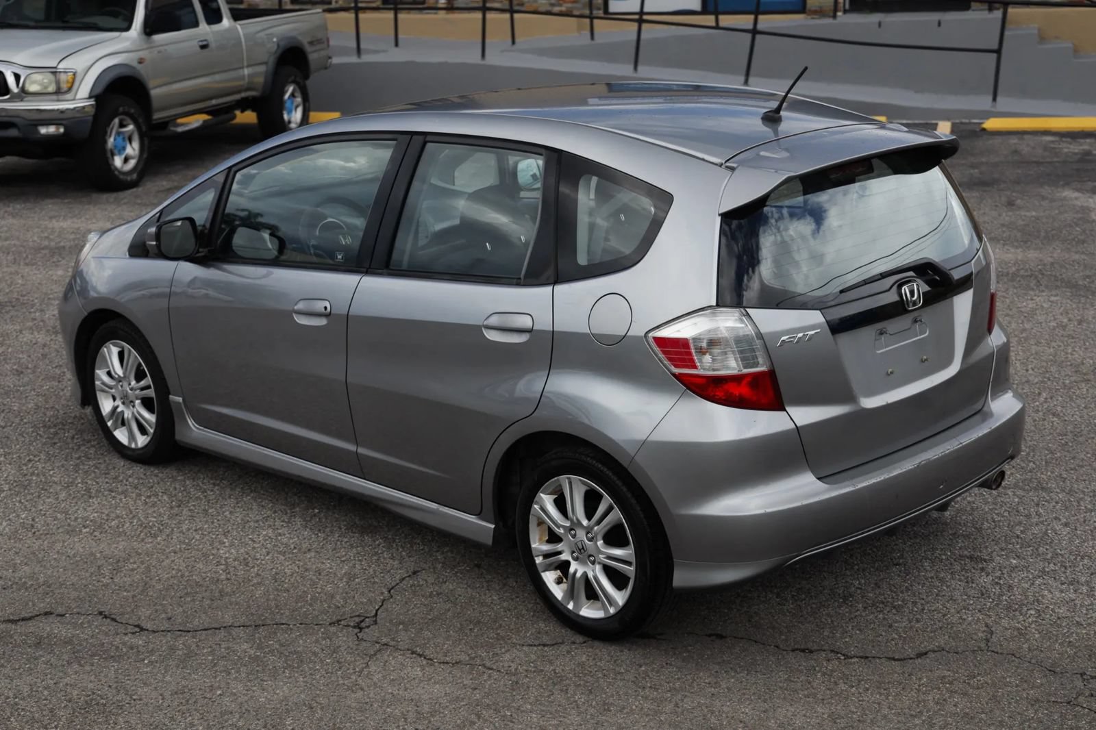 Used 2010 Honda Fit Sport image 3
