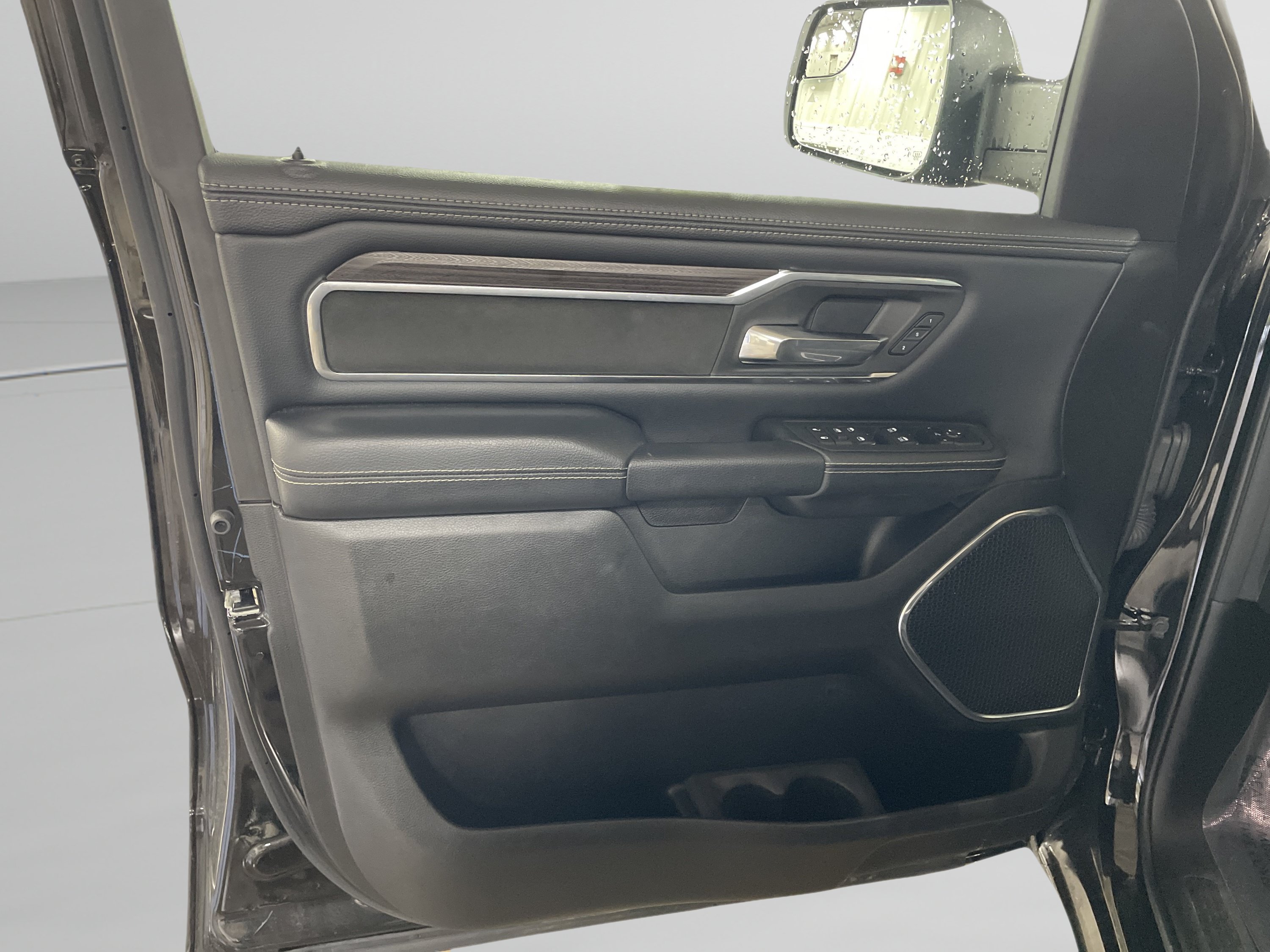 Used 2026 RAM 1500 Laramie AWD/4WD image 12