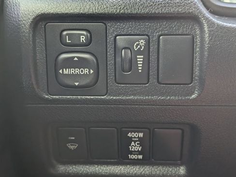 Used 2018 Toyota 4Runner SR5 w/ Convenience Package RWD image 11