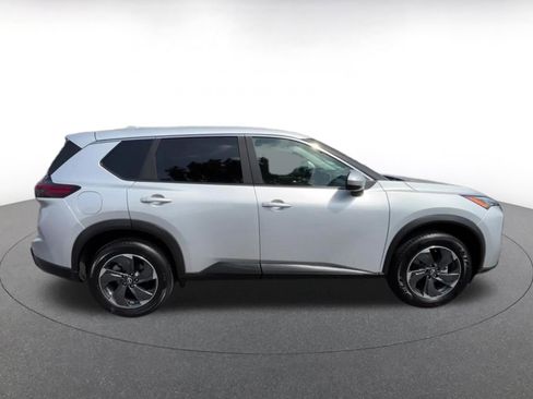 Used 2025 Nissan Rogue SV FWD image 16