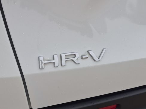 Certified 2025 Honda HR-V Sport image 28