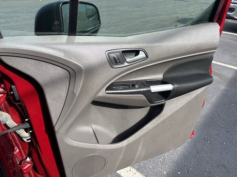 Used 2020 Ford Transit Connect XLT image 25