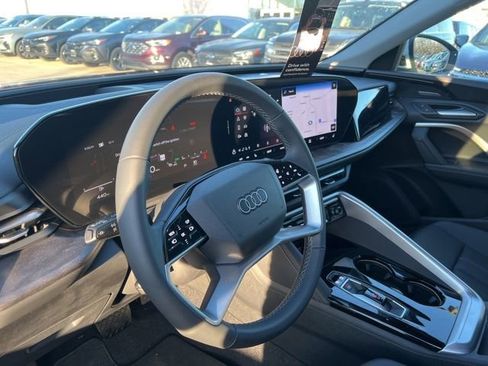 Used 2025 Audi Q5 Premium Plus w/ Premium Plus AWD/4WD image 12