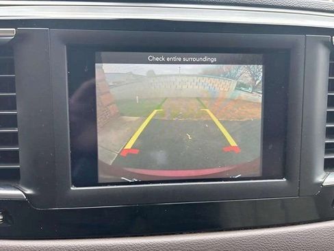 Used 2018 Chrysler Pacifica L image 7