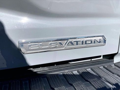 Used 2024 GMC Sierra 1500 Elevation image 9