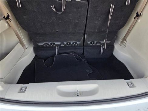 Used 2024 Chrysler Pacifica Touring-L image 6