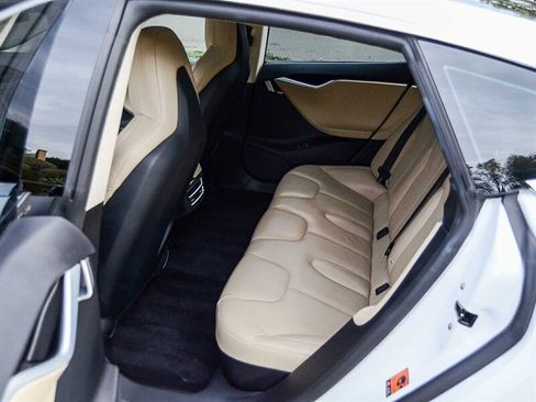 Used 2016 Tesla Model S 60 image 19