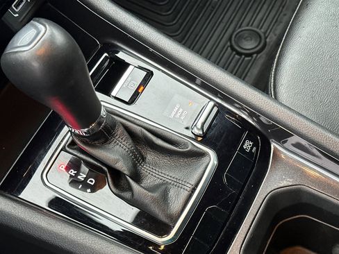 Used 2024 Jeep Compass Latitude image 32