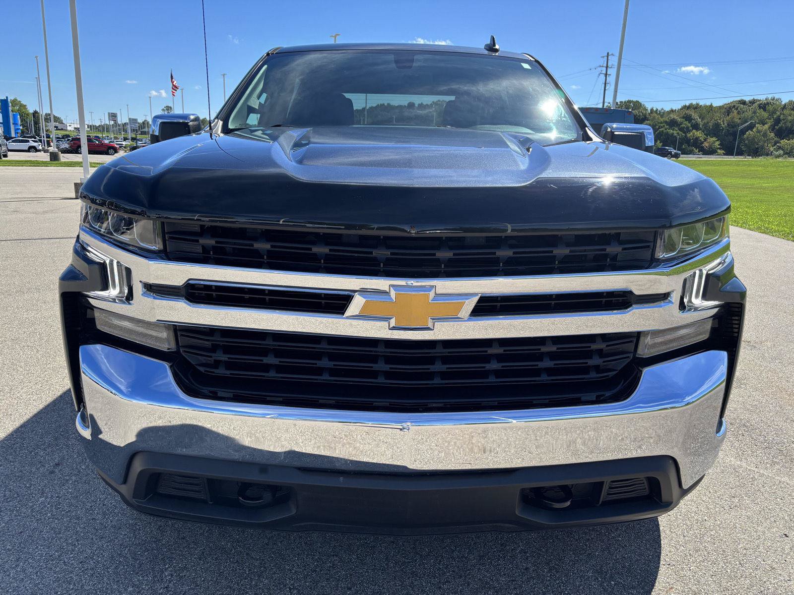 Used 2021 Chevrolet Silverado 1500 LT AWD/4WD image 8