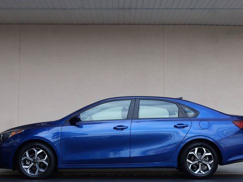 Used 2020 Kia Forte LXS FWD image 3