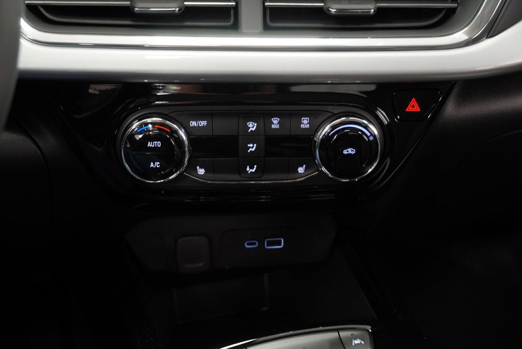 New 2026 Chevrolet Trax LT w/ Driver Confidence Package FWD image 18