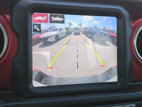 Used 2022 Jeep Gladiator Rubicon w/ LED Lighting Group AWD/4WD image 16