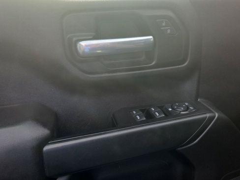 Used 2021 Chevrolet Silverado 1500 Custom Trail Boss w/ LPO, Dark Essentials Package AWD/4WD image 10