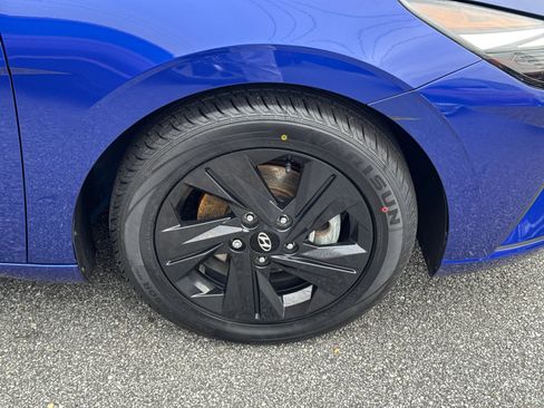 Used 2023 Hyundai Elantra SEL image 12