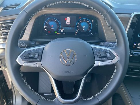 New 2026 Volkswagen Atlas SE FWD image 18