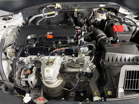 Used 2025 Honda HR-V Sport image 39
