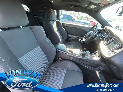 Used 2022 Dodge Challenger GT image 18
