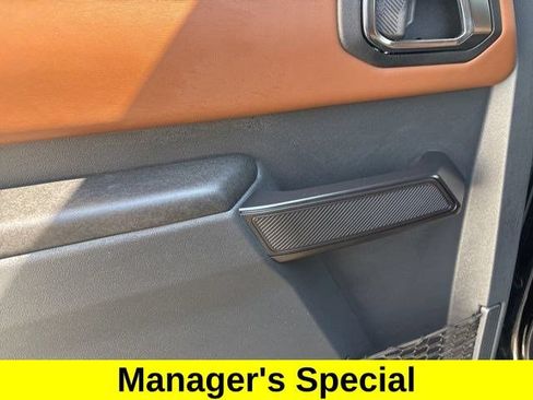 Used 2024 Ford Bronco Outer Banks w/ Sasquatch Package AWD/4WD image 37