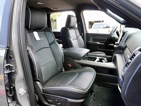 New 2026 RAM 2500 Laramie AWD/4WD image 18