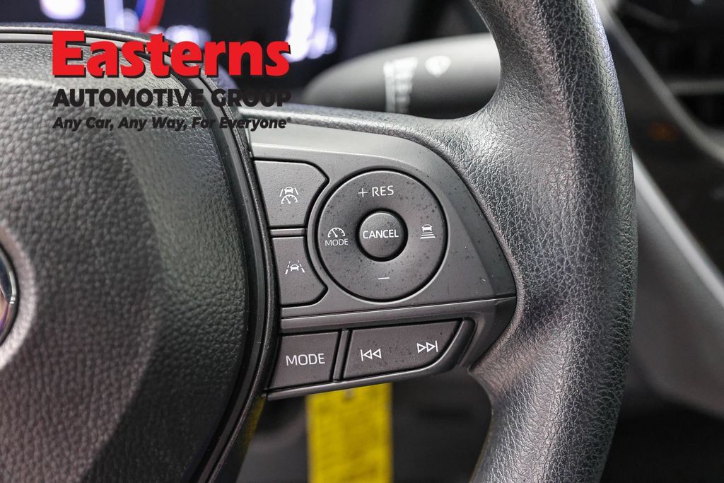 Used 2026 Toyota Corolla LE FWD image 15