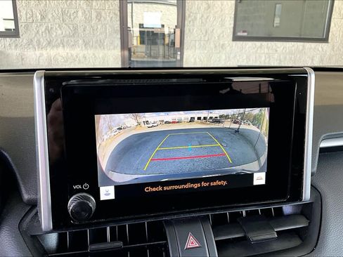 Used 2024 Toyota RAV4 XLE image 28
